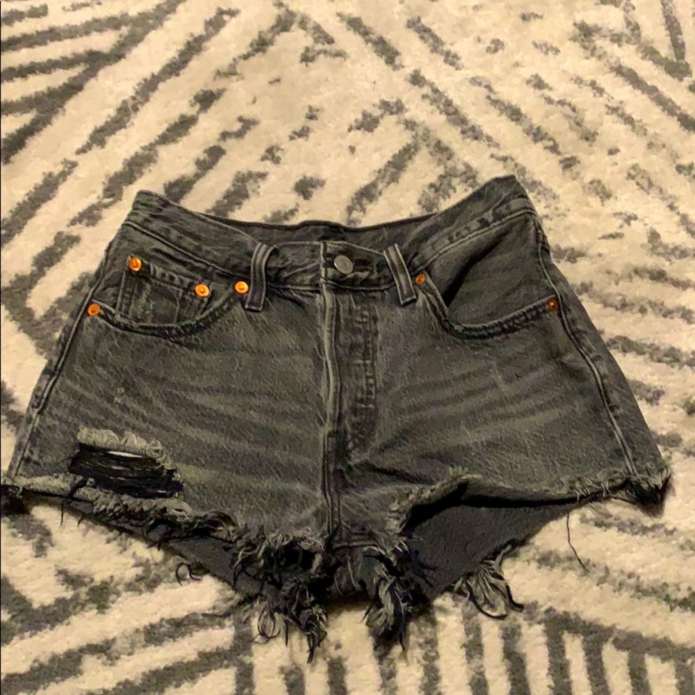 LEVI’s cutoffs